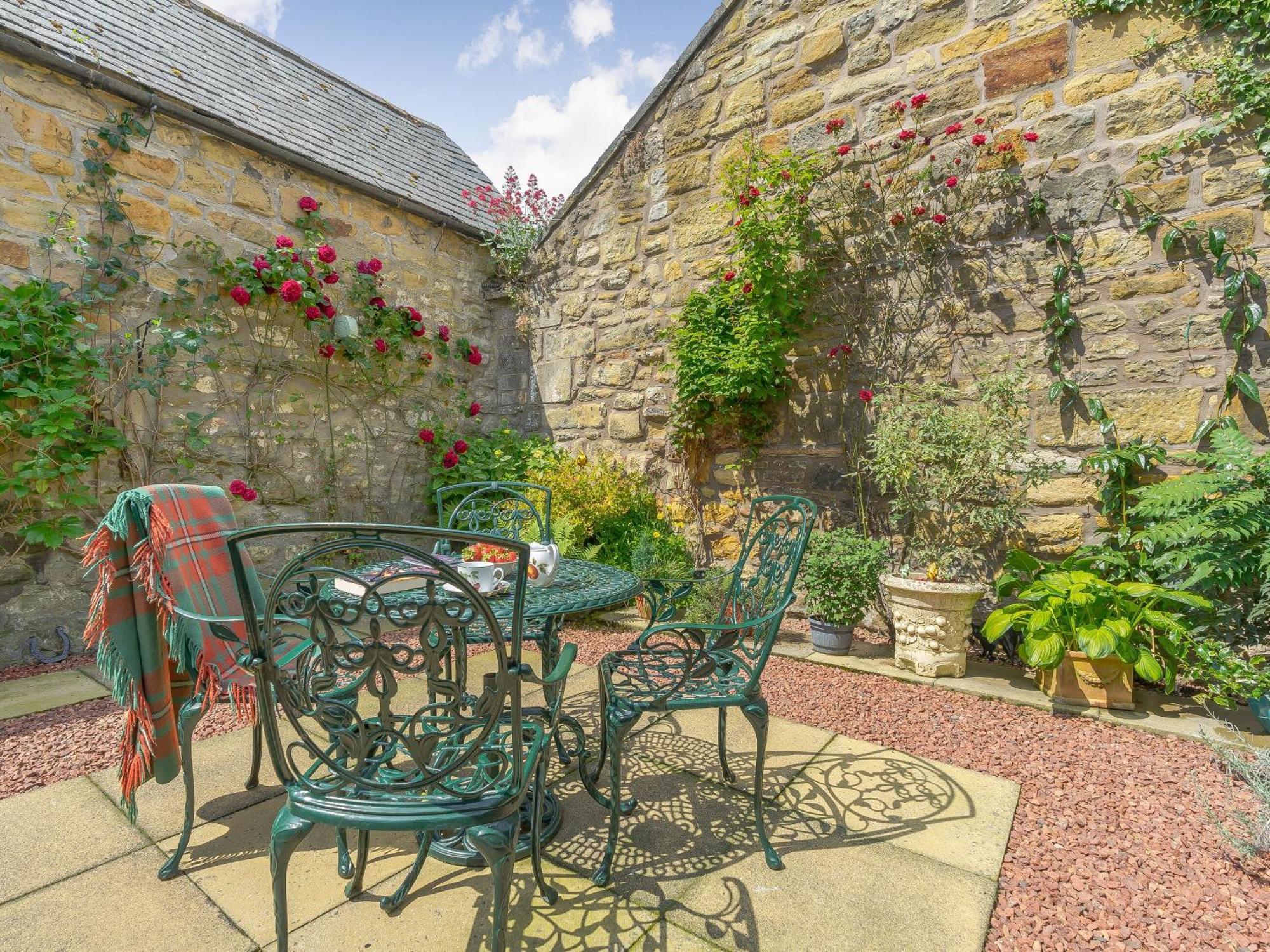Harrys Den Alnwick Exterior foto